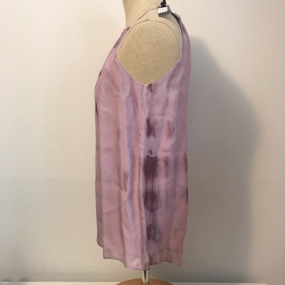 Sleeveless lavender lined print blouse - Picture 2 of 5